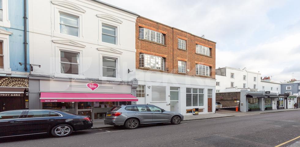 Spacious studio amazing location modern kitchen mins to tube & shops Abingdon Road, High Street Kensington